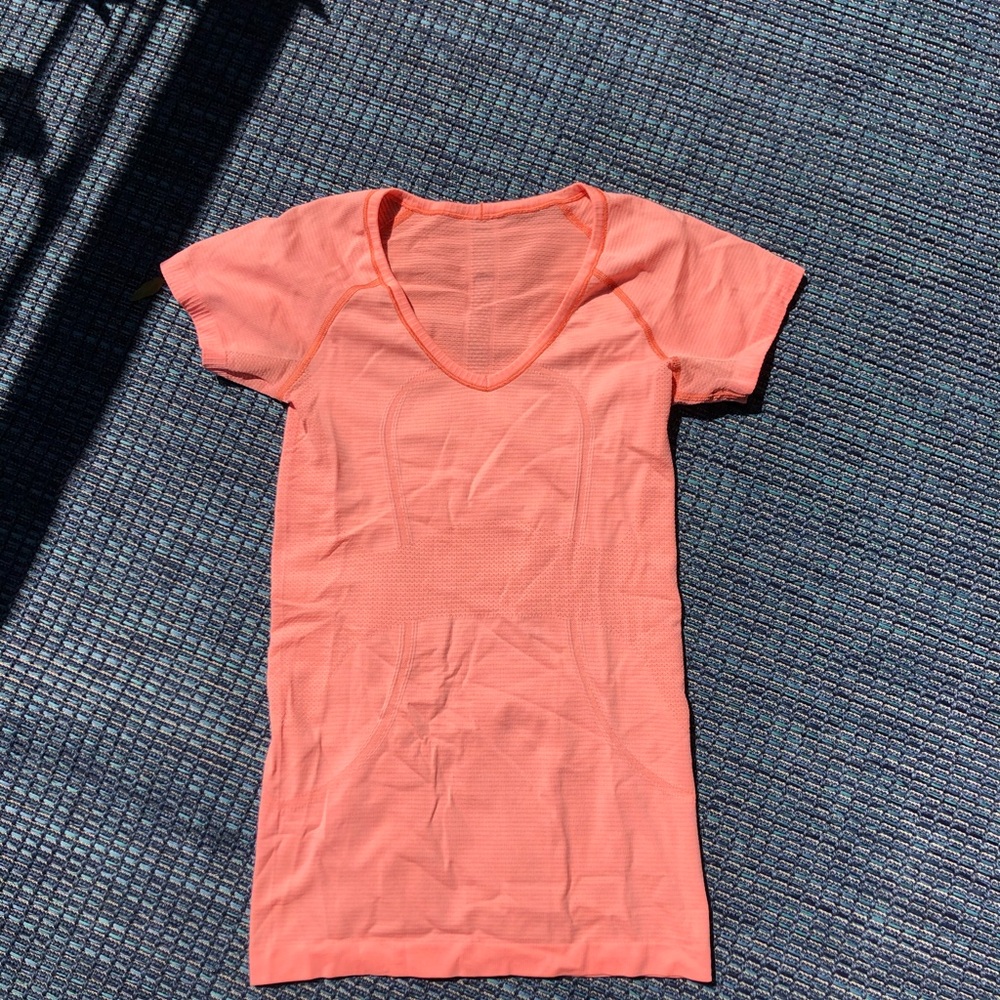 Swiftly tech V neck T-shirt